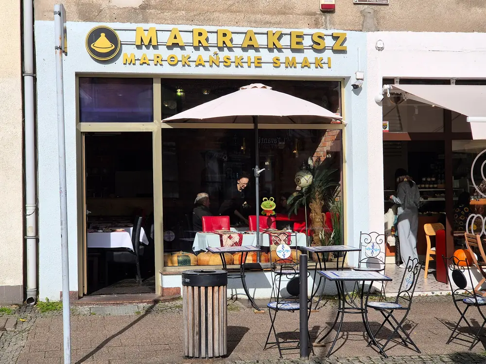 Wejście do restauracji przy Podwalu Staromiejskim